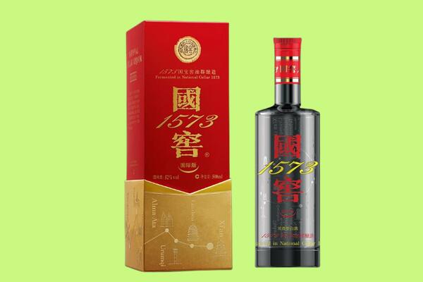 卓尼县回收国窖1573.jpg
